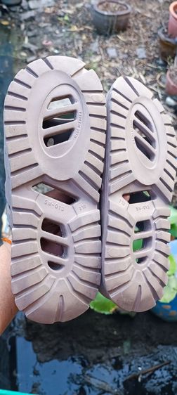 รองเท้าแตะยางล้วน รูปที่ 18