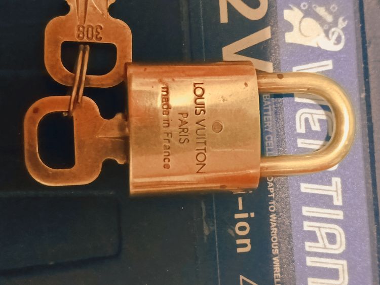 Louis vuitton กุญเเจทองเหลืองเเท้ รูปที่ 7