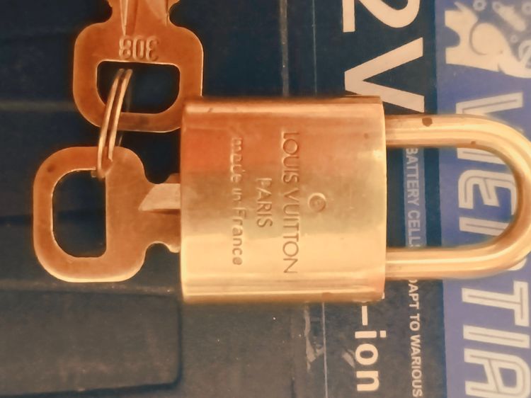 Louis vuitton กุญเเจทองเหลืองเเท้ รูปที่ 5