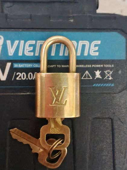 Louis vuitton กุญเเจทองเหลืองเเท้ รูปที่ 9