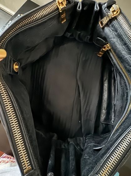 กระเป๋า Prada หนังสีดำแท้  รูปที่ 13
