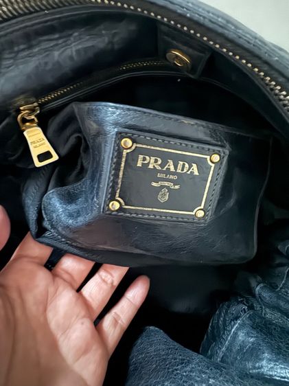 กระเป๋า Prada หนังสีดำแท้  รูปที่ 14