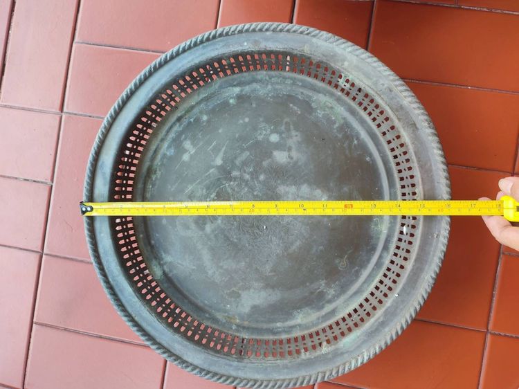 พานทองเหลือง งานเก่า ขนาด 16 นิ้ว ยกคู่  รูปที่ 9