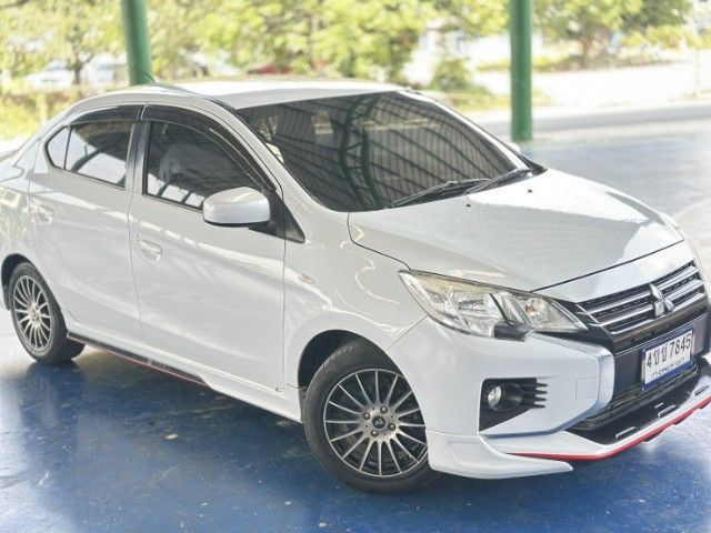 รถ Mitsubishi Attrage 1.2 GLX สี ขาว
