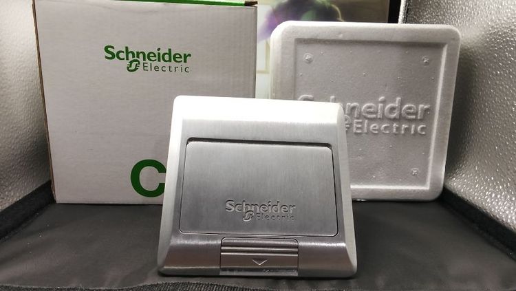 เต้ารับฝังพื้น SCHNEIDER E227F-ABE อะลูมิเนียม พร้อมกล่องฝัง ไม่รวมอุปกรณ์ภายใน

