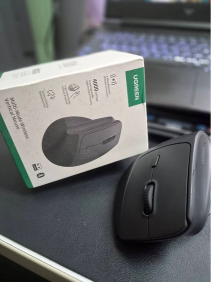 Ugreen แนวตั้ง 4000DPI 2.4G เมาส์ไร้สายตามหลักสรีรศาสตร์เงียบคลิก 4 สปีดปรับ 10M การส่งสัญญาณที่เสถียรสําหรับแล็ปท็อป PC Windows