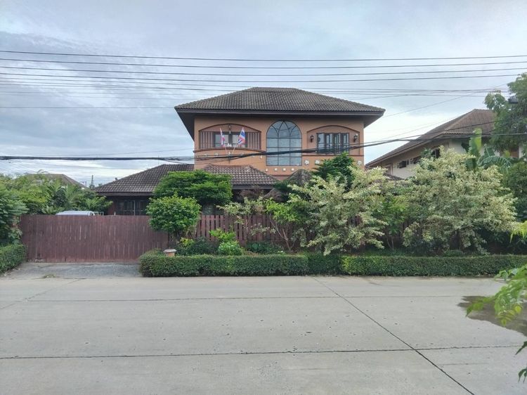 บ้านเดี่ยว 2 ชั้น หลังหัวมุม ทำเลดี วิวสนามกอล์ฟไพน์เฮิร์สท