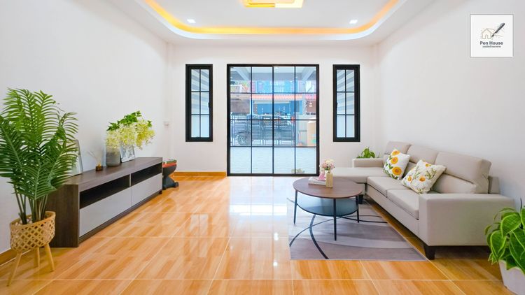 มีบางส่วน ขาย ทาวน์เฮ้าส์ 2 ชั้น หมู่บ้านเพชรไพลิน   2 ห้องนอน 2 ห้องน้ำ พื้นที่ 19 ตร.วา  รีโนเวทใหม่พร้อมเข้าอยู่ รูปที่ 3