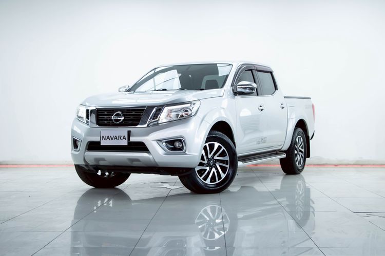รถ Nissan Navara 2.3 Calibre E สี เทา