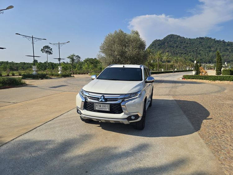 Mitsubishi Pajero Sport 2017 2.4 GT Premium 4WD Utility-car ดีเซล ขาว รูปที่ 2