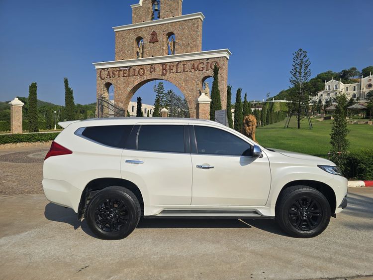 รถ Mitsubishi Pajero Sport 2.4 GT Premium 4WD สี ขาว