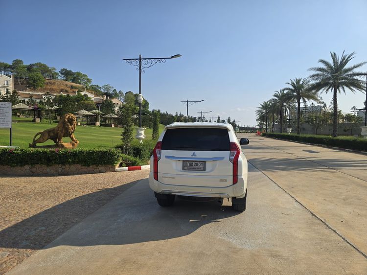 Mitsubishi Pajero Sport 2017 2.4 GT Premium 4WD Utility-car ดีเซล ขาว รูปที่ 4