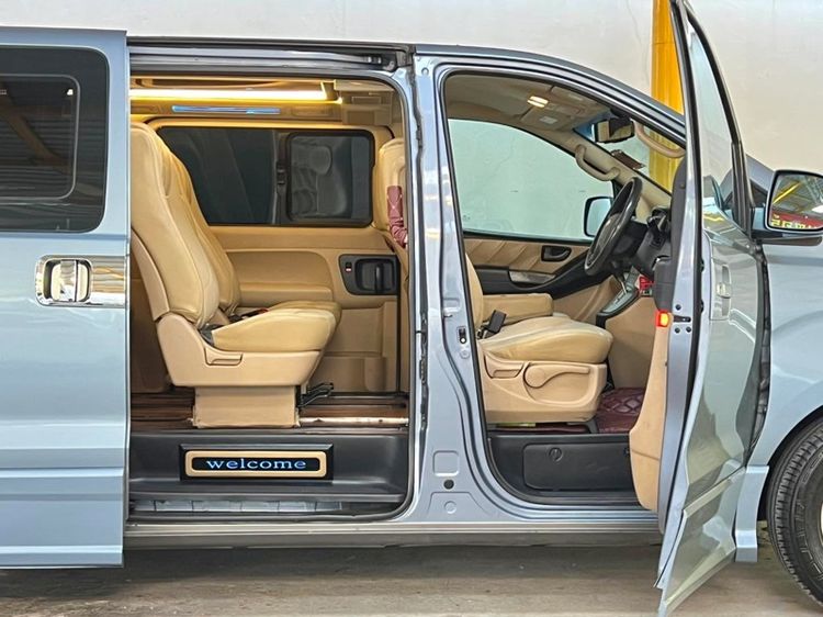 Hyundai H-1  2009 2.5 Maesto Deluxe Van ดีเซล ไม่ติดแก๊ส เกียร์อัตโนมัติ น้ำเงิน รูปที่ 4