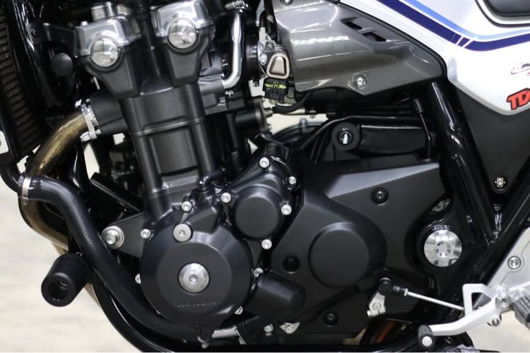 ขายHonda CB1300 ปี2024 วิ่ง300โล รูปที่ 7