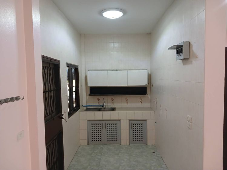 มีบางส่วน ขายบ้านรีโนเวทใหม่ทำเลดี ราคาพิเศษ เพียง 1.95 ล้าน รูปที่ 3