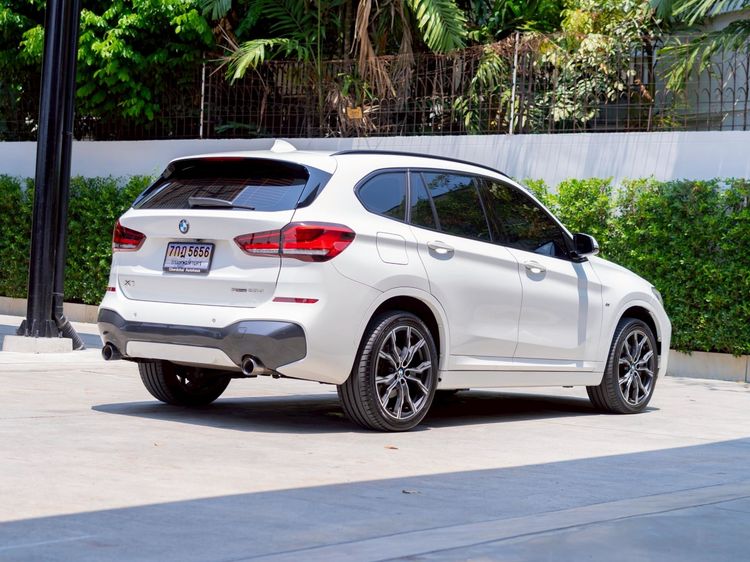 BMW X1 2022 2.0 sDrive20d M Sport Utility-car ดีเซล ไม่ติดแก๊ส เกียร์อัตโนมัติ ขาว รูปที่ 4