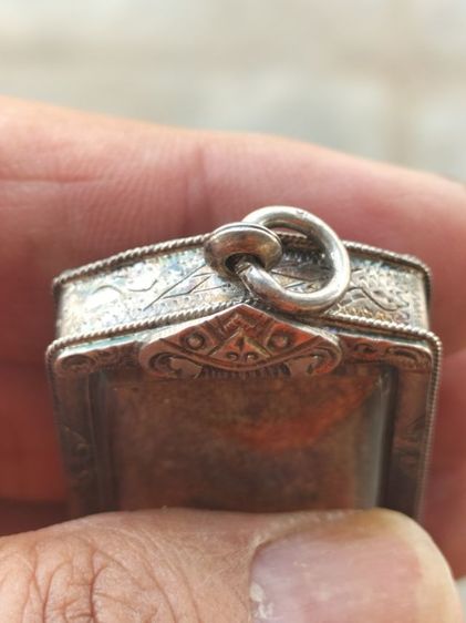 สมเด็จวัดระฆังพิมพ์เจดีย์เนื้อกระยาสารทสวยๆเก่าๆเลี่ยมเงินสวยๆ รูปที่ 8