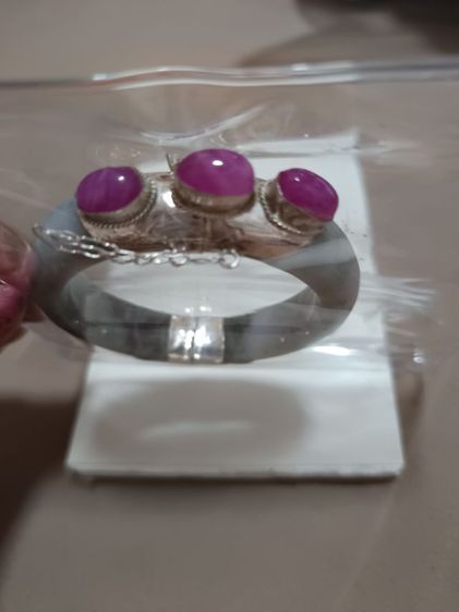 กำไลหยกหัวพลอยมือ1ขายถูกกดดุนะคะ