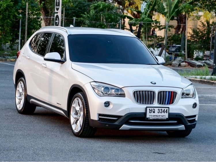 รถ BMW X1 2.0 sDrive20d Highline สี ขาว