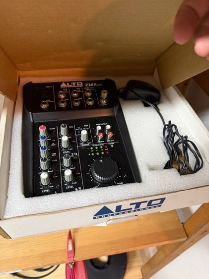 มิกเซอร์จิ๋วคุณภาพแจ๋ว Alto Professional ZMX52 สภาพสวย ครบกล่อง