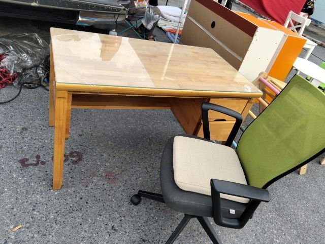 โต๊ะทำงาน