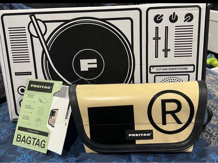 กระเป๋าสะพายข้าง FREITAG (R) 12500