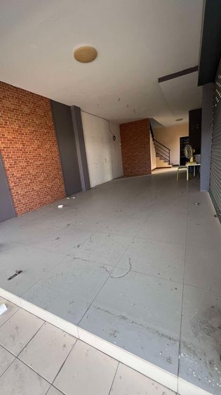 ขายอาคารพาณิชย์17.5ตรว. ทำเลทอง ใกล้บางแสน 3.85 ล้านบาท รูปที่ 2