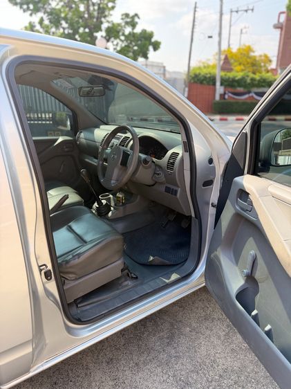 รถ Nissan Navara 2.5 E สี เทา