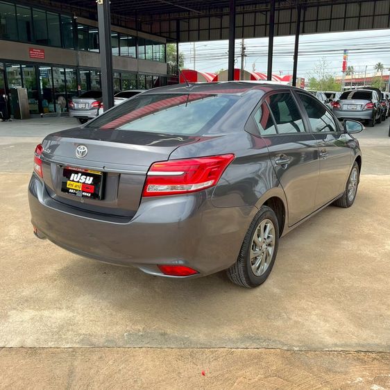Toyota Vios 2020 1.5 Mid Sedan เบนซิน ไม่ติดแก๊ส เกียร์อัตโนมัติ เทา รูปที่ 2