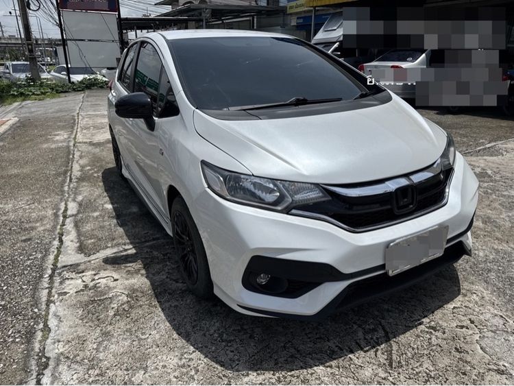 Honda Jazz 2016 1.5 V Plus i-VTEC Sedan เบนซิน ไม่ติดแก๊ส เกียร์อัตโนมัติ ขาว รูปที่ 2