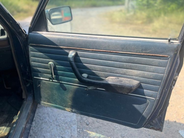 BMW Series 5 1980 520 Sedan เบนซิน เกียร์ธรรมดา น้ำเงิน รูปที่ 4