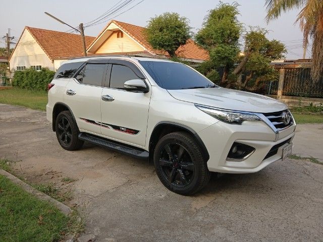 Toyota Fortuner 2016 2.8 TRD Sportivo ดีเซล เกียร์อัตโนมัติ ขาว