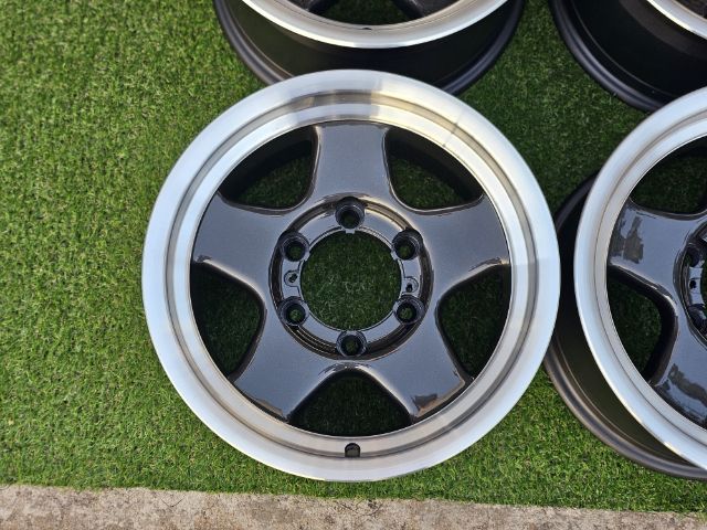 Big Bull
ขอบ 15 กว้าง 8 ET5
6รู139.7 pcd. รูปที่ 4