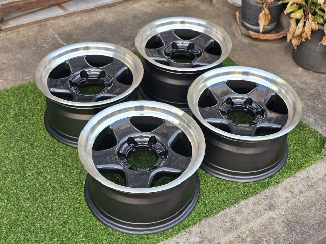 Big Bull
ขอบ 15 กว้าง 8 ET5
6รู139.7 pcd. รูปที่ 2