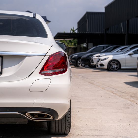 Mercedes-Benz C-Class 2017 C350e เบนซิน ขาว รูปที่ 4