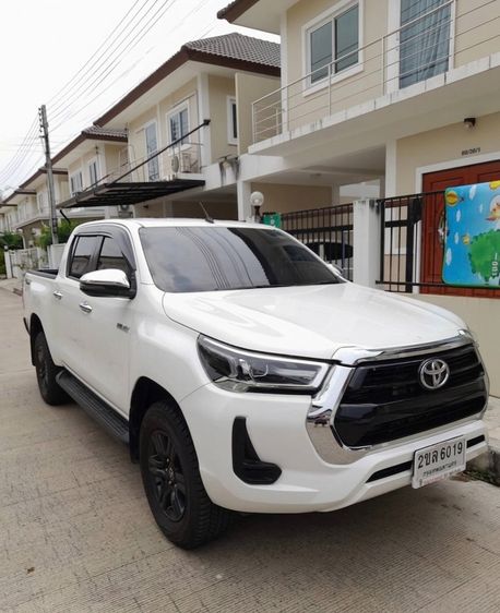 Toyota Hilux Revo 2022 2.4 E Prerunner Pickup ดีเซล ไม่ติดแก๊ส เกียร์อัตโนมัติ ขาว