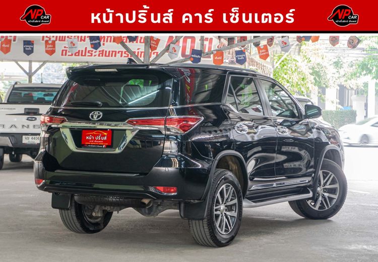 Toyota Fortuner 2018 2.4 V Utility-car ดีเซล ไม่ติดแก๊ส เกียร์อัตโนมัติ ดำ รูปที่ 4