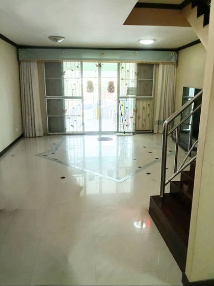 มีบางส่วน ขายด่วน ทาวน์เฮ้า 2 ชั้น แปลงมุม พร้อมอยู่ โครงการ หมู่บ้านรุ่งกิจ วิลล่า11 ร่มเกล้า ราคาพิเศษ รูปที่ 4