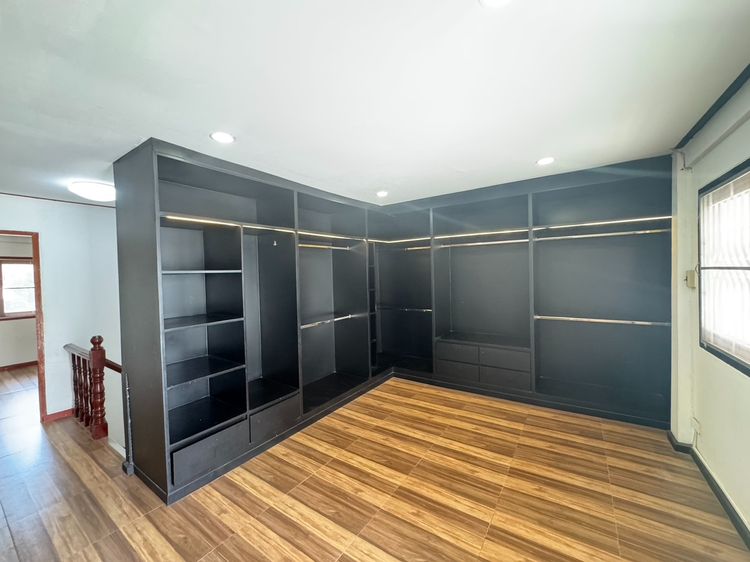 มีบางส่วน ขายบ้านเดี่ยว 2 ชั้น รีโนเวทใหม่ ซอย Airport Link หัวหมาก ติดคลอง บรรยากาศดี รูปที่ 4