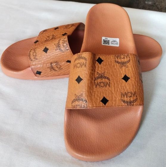 รองเท้าแตะ MCM รูปที่ 3