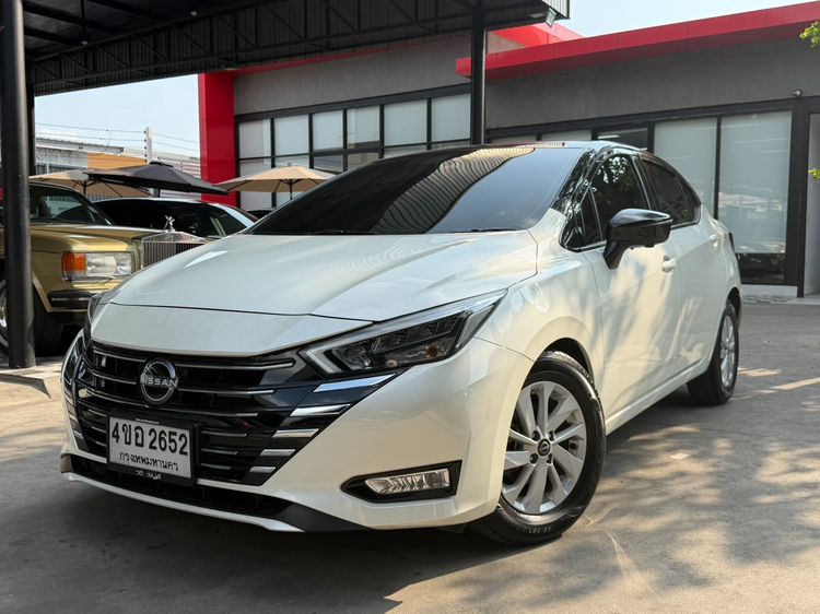รถ Nissan Almera 1.0 VL สี ขาว