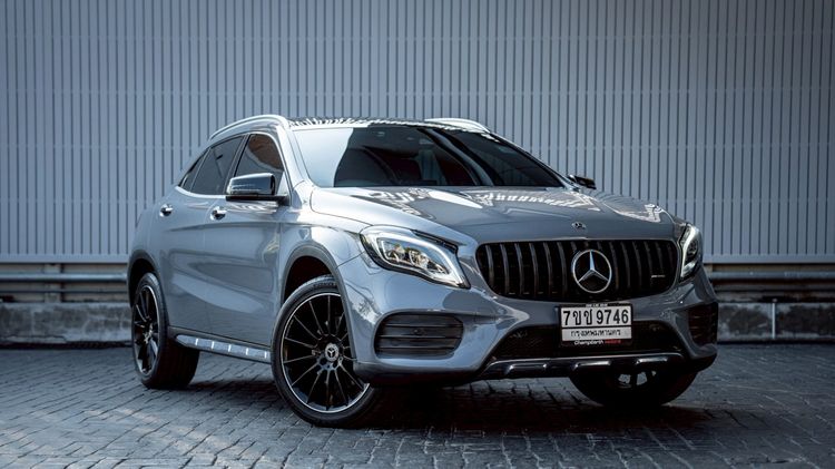 รถ Mercedes-Benz GLA-Class GLA250 สี เทา