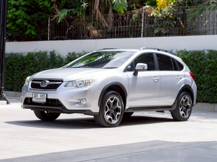 Subaru XV 2015 2.0 4WD Utility-car เบนซิน ไม่ติดแก๊ส เกียร์อัตโนมัติ เงิน รูปที่ 3