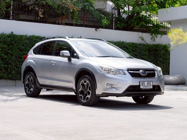 รถ Subaru XV 2.0 4WD สี เงิน
