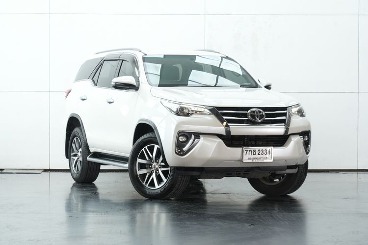 Toyota Fortuner 2018 2.4 V Utility-car ดีเซล ไม่ติดแก๊ส เกียร์อัตโนมัติ ขาว รูปที่ 2