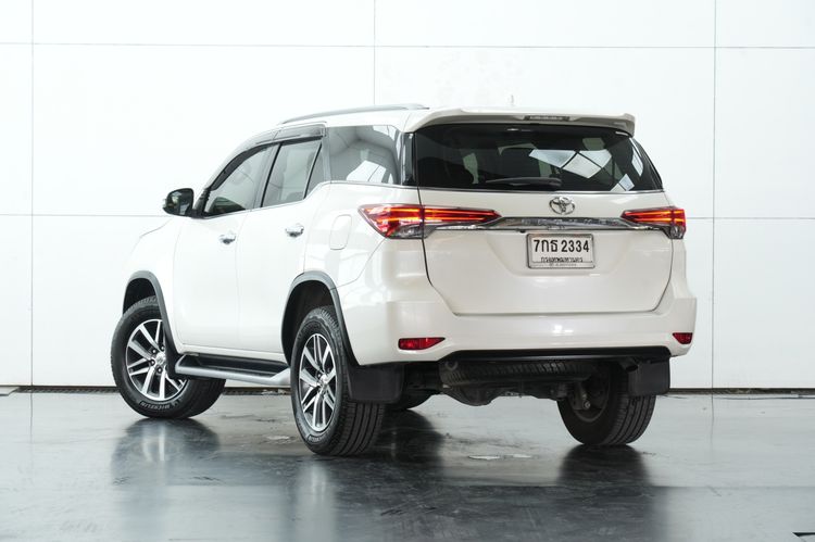 Toyota Fortuner 2018 2.4 V Utility-car ดีเซล ไม่ติดแก๊ส เกียร์อัตโนมัติ ขาว รูปที่ 4