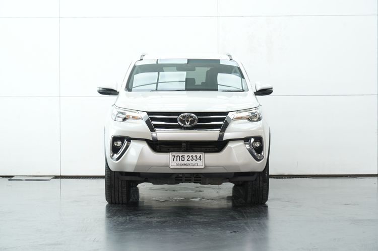 Toyota Fortuner 2018 2.4 V Utility-car ดีเซล ไม่ติดแก๊ส เกียร์อัตโนมัติ ขาว รูปที่ 3