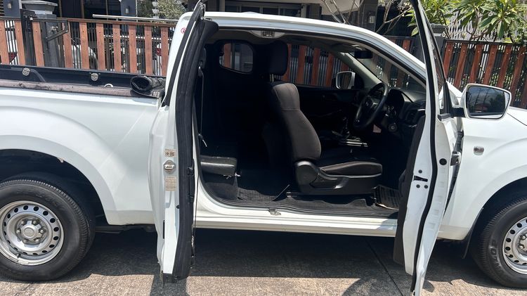 Isuzu D-MAX 2022 1.9 S Pickup ดีเซล เกียร์ธรรมดา ขาว รูปที่ 4