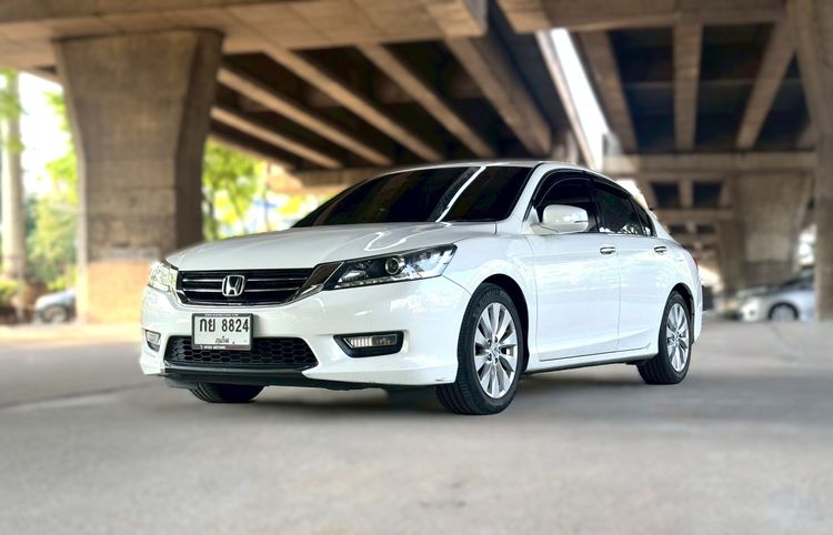 รถ Honda Accord 2.0 EL i-VTEC สี ขาว