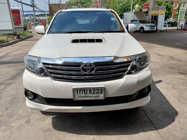 รถ Toyota Fortuner 2.5 G VNT 2WD Champ Midnight Shine สี ขาว